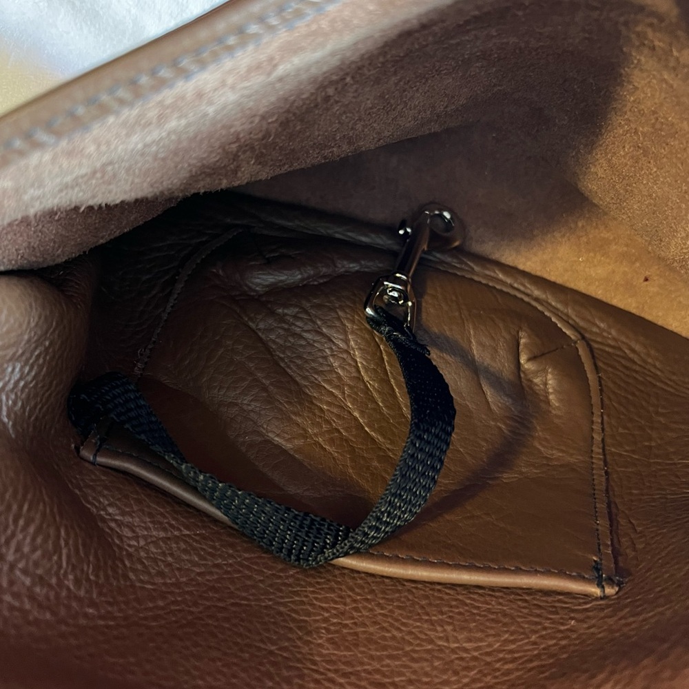 Classic Brown Leather Bag with Timeless Design. Silver hardware. - Picture 2 of 9